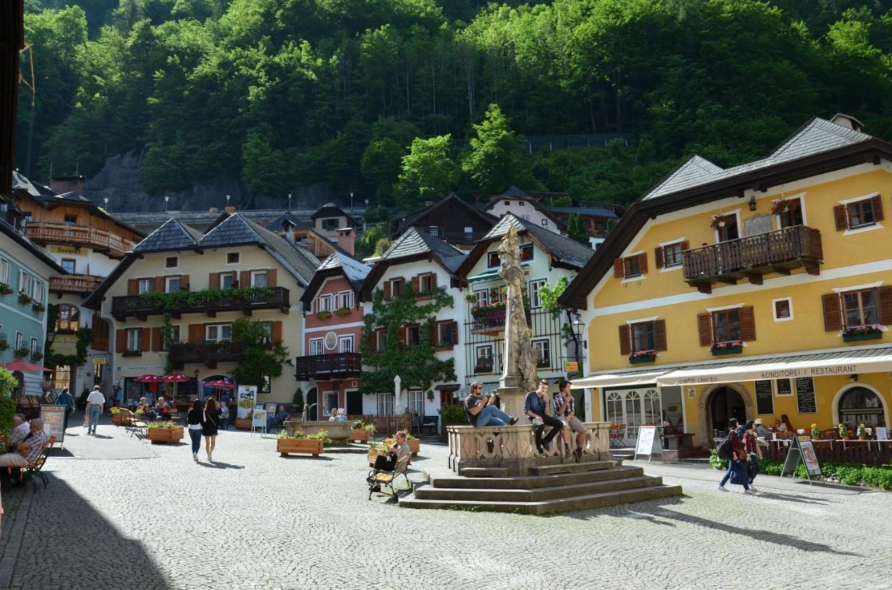 Haus Am Hof - 15Th Century House At The Lake, Near The Marketplace, With A Balcony 할슈타트 외부 사진